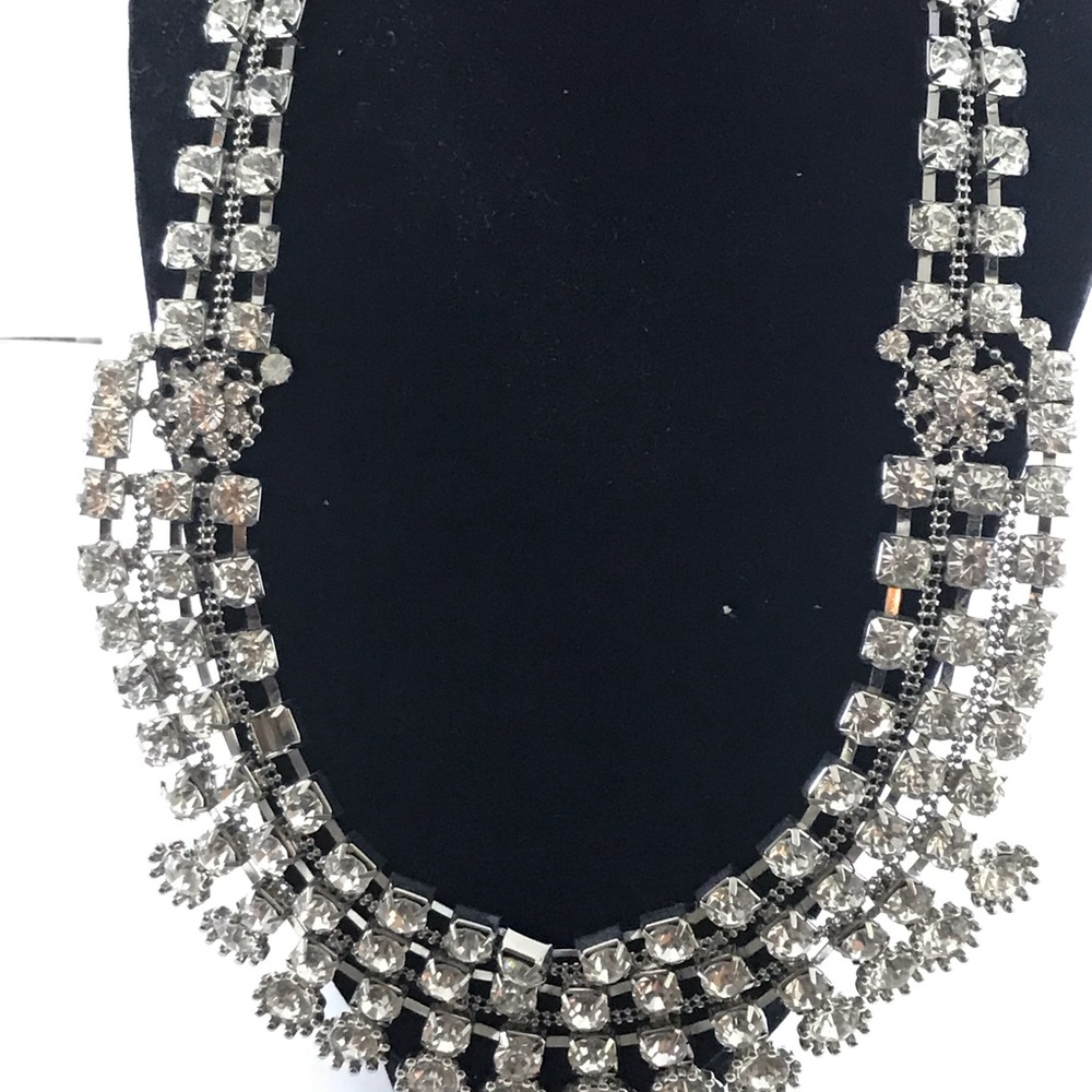 Costume necklace for a night of elegance